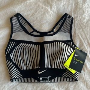 Nike FE/NOM Flyknit sports bra NWT size S